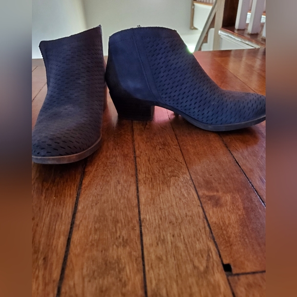 Lucky Brand suede ankle booties - Picture 4 of 7